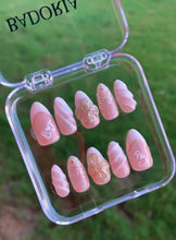 Load image into Gallery viewer, Wedding Press on Nails ✨💍