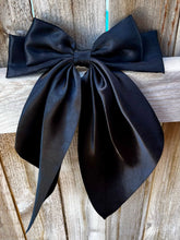 Load image into Gallery viewer, Doria Bow