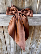 Load image into Gallery viewer, Doria Bow