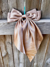 Load image into Gallery viewer, Doria Bow