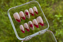 Load image into Gallery viewer, In love – Press On Nails
